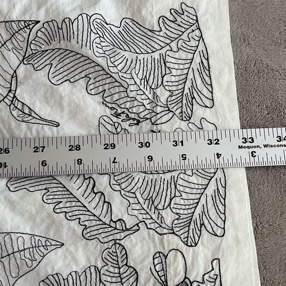 Paola Frani White Embroidered Ruffle Shoulder Sheath Dress Size Small Coquette - Picture 12 of 12